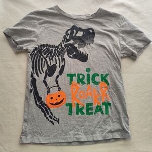 Halloween Trick Roar Treat Dinosaur Short Sleeve Tee Shirt Size Small 6/7